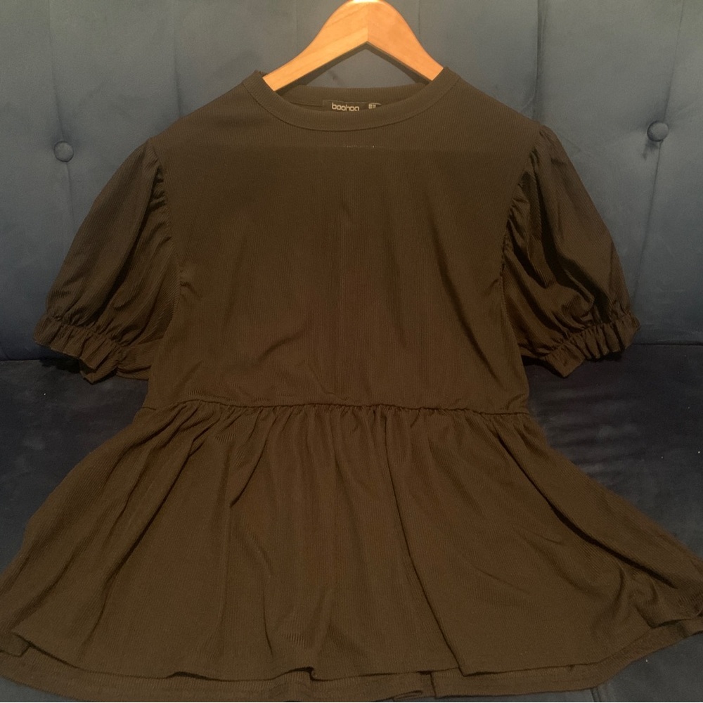 Boohoo peplum top..   Color: Black    Size: 10